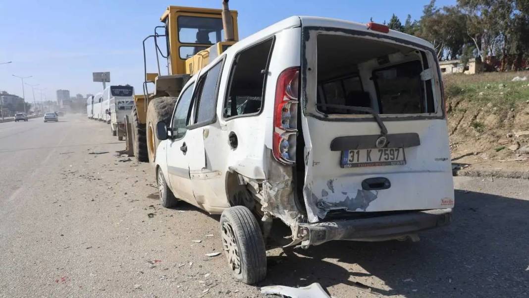 Hatay’da Hatalı Sollama Zincirleme Kaza Getirdi! O Anlar Kamerada 2